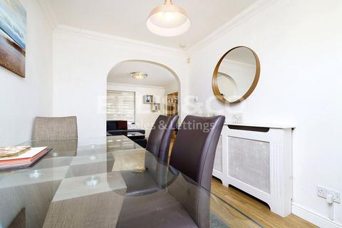 71 Rivington Crescent, London, NW7 2LF