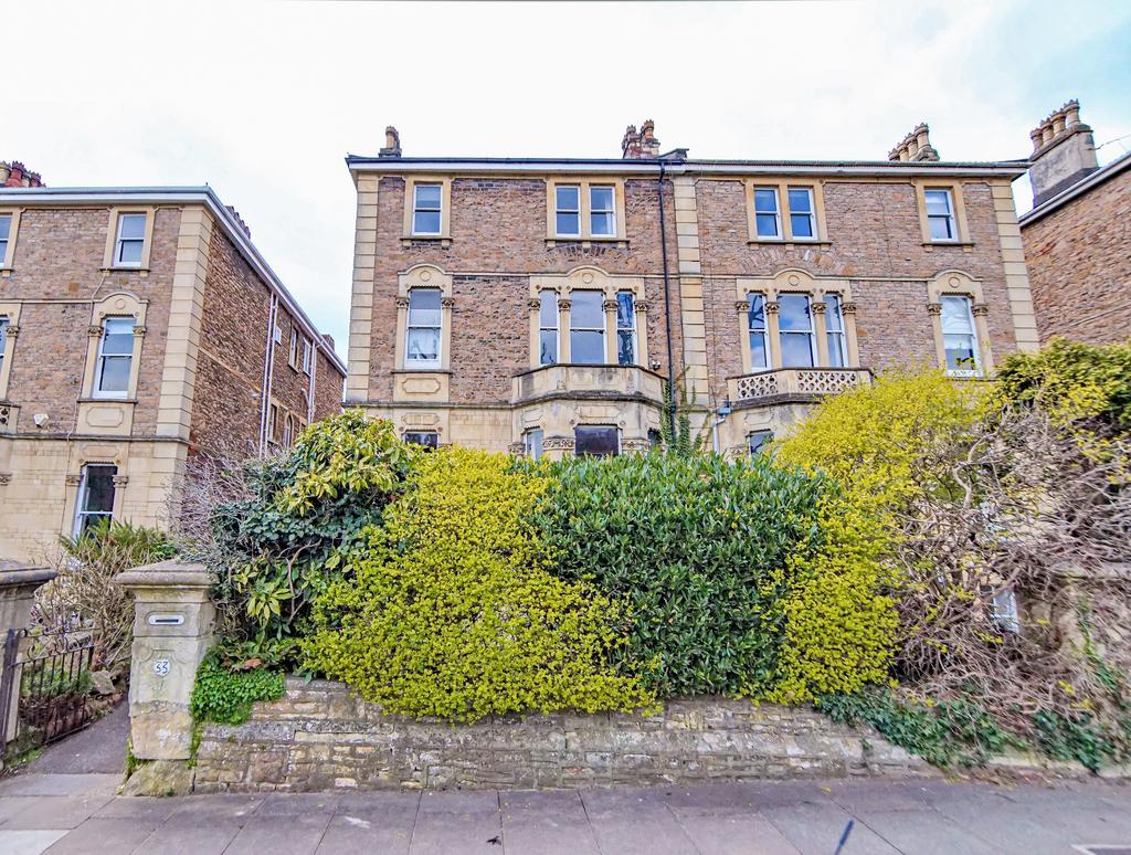 Clifton - 2 bedroom flat to rent