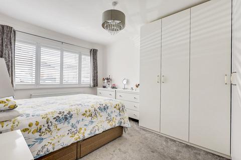15 Bradley Close, Benfleet, SS7 3AQ