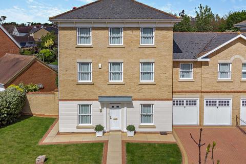 6 bedroom link detached house for sale, Baynard Avenue, Flitch Green, Dunmow, Essex