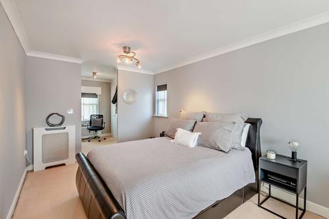4 Baynard Avenue, Flitch Green, Dunmow, CM6 3FF