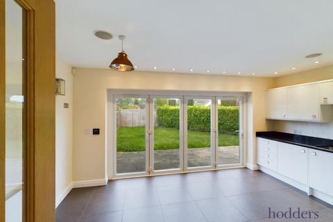 3 bedroom end of terrace house for sale, Malvern Close, Ottershaw, Surrey, KT16