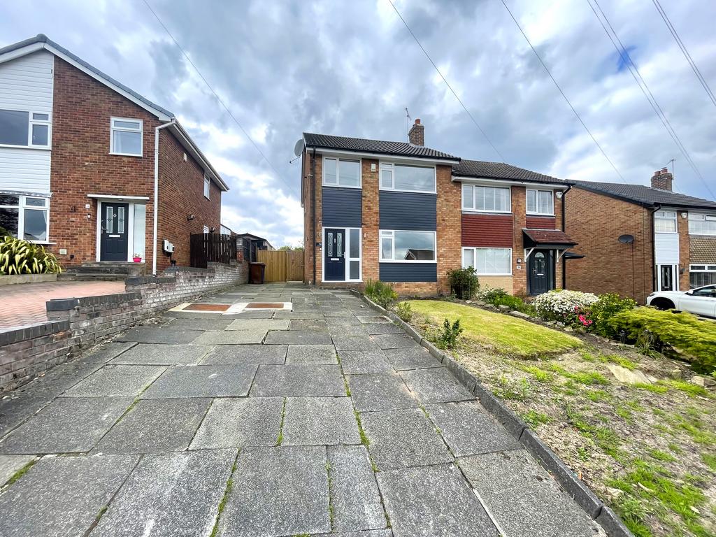 Overdale Road, Romiley 3 bed semidetached house for sale £320,000