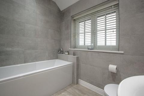 11 Mill Square, Horsforth, Leeds, LS18 4GJ
