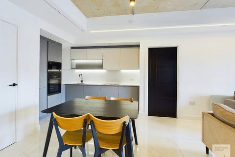 2 bedroom apartment to rent, Apt 3.06 :: One Silk Street