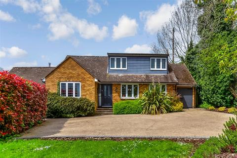 5 bedroom chalet for sale, Cobbs Hill, Old Wives Lees, Canterbury, Kent