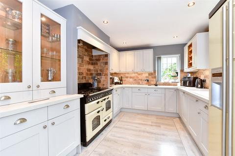 5 bedroom chalet for sale, Cobbs Hill, Old Wives Lees, Canterbury, Kent