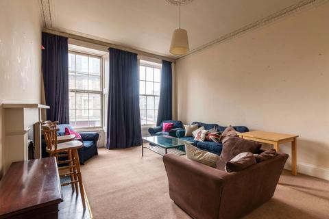 4 bedroom flat to rent, 1835L – Barony Street, Edinburgh, EH3 6PE