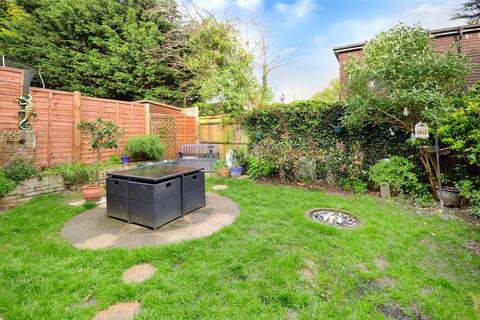 37 Oaklands, South Godstone, Godstone, RH9 8HX