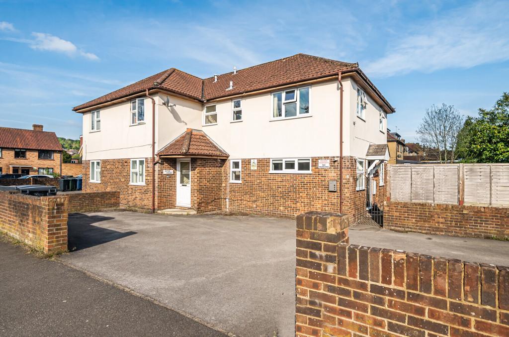 Eaton Avenue, High 2 bed for sale £235,000