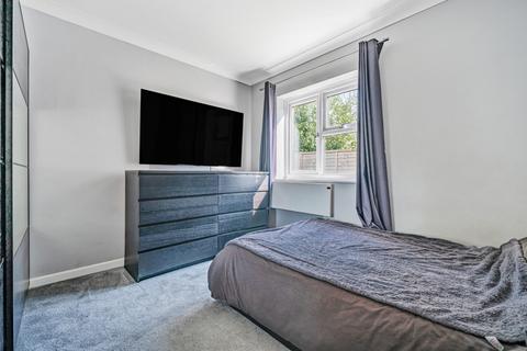 2 bedroom maisonette for sale, Eaton Avenue, High Wycombe