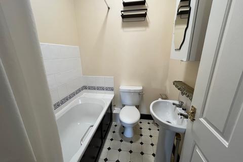 3 bedroom apartment to rent, High Street, Kimberley, Nottingham, NG16