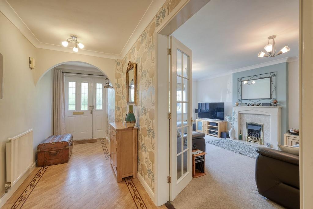 Royal Worcester Crescent, The... 4 bed detached house for sale £550,000