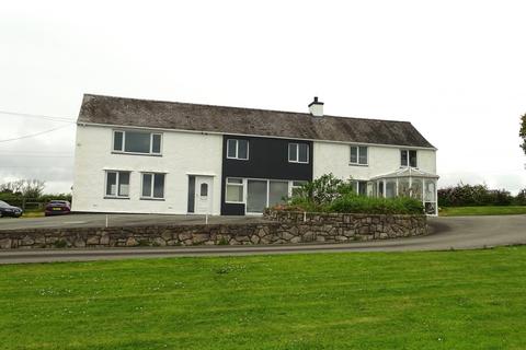 undefined, Garnedd wen, Star, Gaerwen, Gwynedd