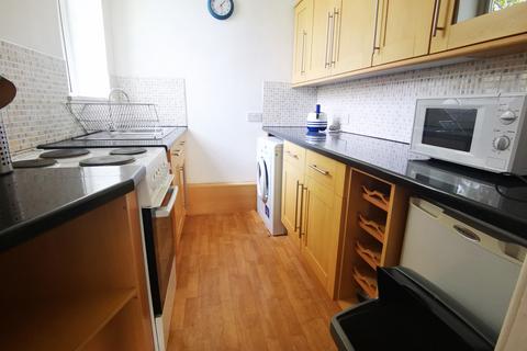 3 bedroom flat to rent, Steels Place, Edinburgh EH10