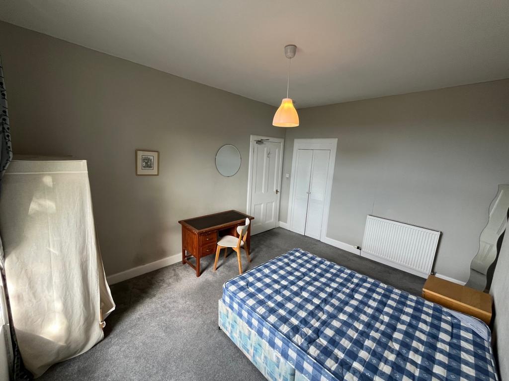 Bedroom 2 (2)