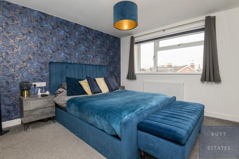 89 Buddle Lane, Exeter, EX4 1JP