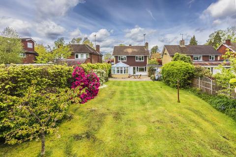 33 Oak Tree Close, Virginia Water, GU25 4JG