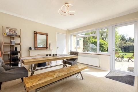 33 Oak Tree Close, Virginia Water, GU25 4JG