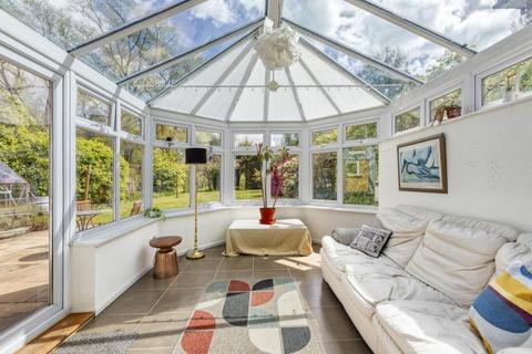 33 Oak Tree Close, Virginia Water, GU25 4JG