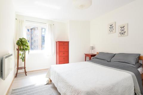1 bedroom flat for sale, Berberis House,  Feltham,  TW13