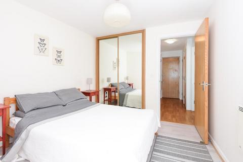 1 bedroom flat for sale, Berberis House,  Feltham,  TW13