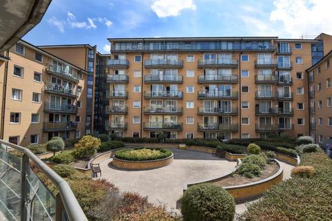 1 bedroom flat for sale, Berberis House,  Feltham,  TW13