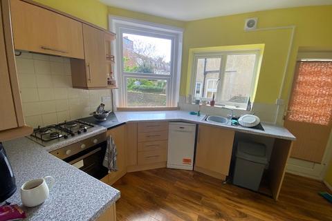 2 bedroom ground floor flat to rent, Wilton Road, Bexhill-on-Sea TN40