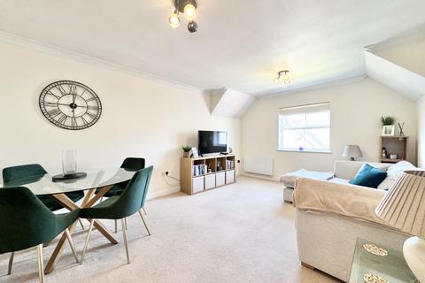 2 bedroom flat for sale, Elliman Court, Gowers Yard, Tring HP23