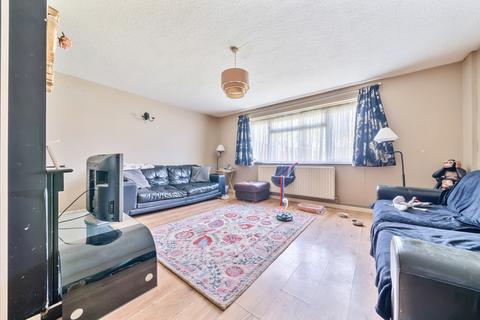 4 bedroom semi-detached house for sale, Linton Close, Welling