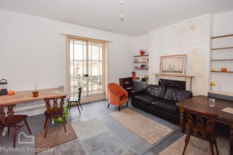 1 bedroom terraced house to rent, Russell Square, Brighton, East Sussex