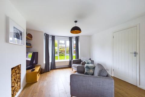 4 Loddon Road, Bourne End, SL8 5LT