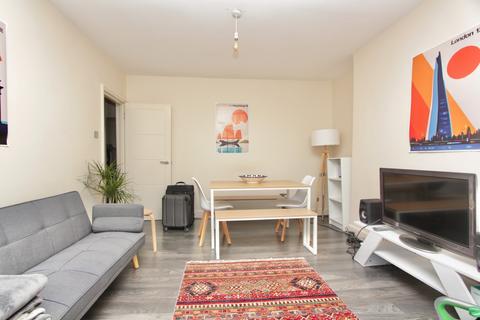 2 bedroom flat to rent, Kingsland Road, Dalston E8