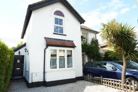 2 bedroom semi-detached house to rent, Molesey Road, Hersham, KT12