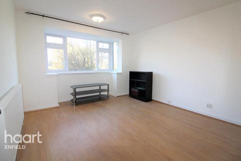 3 bedroom maisonette to rent, Gerrards Close, Southgate, N14