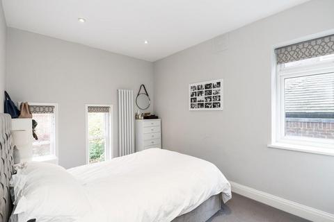 2 bedroom flat to rent, Daleham Gardens, Belsize Park, Lodnon, NW3