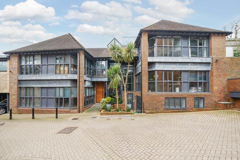 1 bedroom flat for sale, Old Station Approach, Winchester, Hampshire, SO23