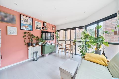 1 bedroom flat for sale, Old Station Approach, Winchester, Hampshire, SO23