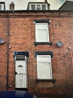 2 bedroom terraced house to rent, Ivy Avenue, Leeds LS9