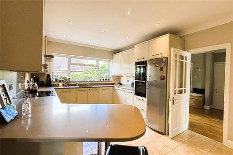 34 Hythe End Road, Wraysbury, Staines-upon-thames, TW19 5AR