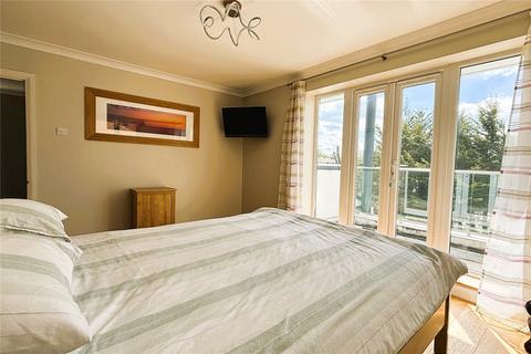 34 Hythe End Road, Wraysbury, Staines-upon-thames, TW19 5AR