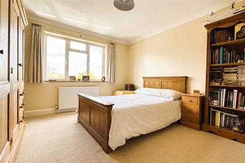 34 Hythe End Road, Wraysbury, Staines-upon-thames, TW19 5AR
