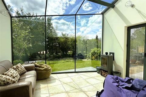 34 Hythe End Road, Wraysbury, Staines-upon-thames, TW19 5AR