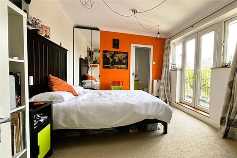 34 Hythe End Road, Wraysbury, Staines-upon-thames, TW19 5AR