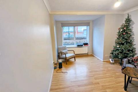 2 bedroom flat share to rent, Monnow Road, London SE1