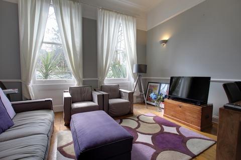 2 bedroom apartment to rent, Brackley Road, Beckenham BR3