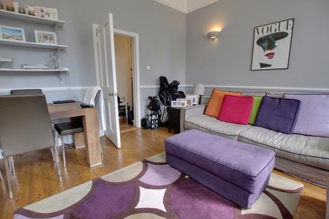 2 bedroom apartment to rent, Brackley Road, Beckenham BR3