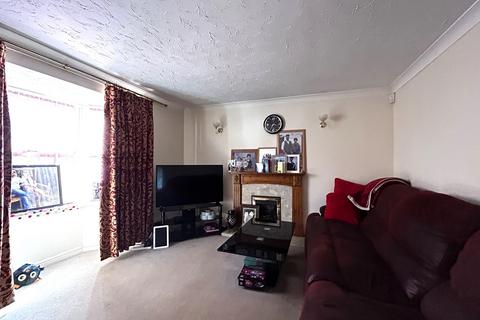 4 bedroom detached house to rent, William Close, Banbury OX16