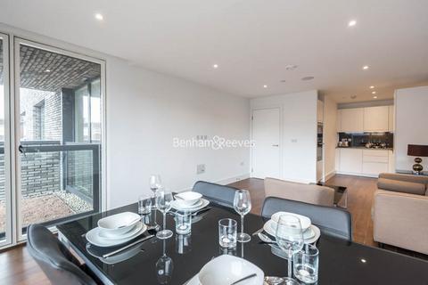 1 bedroom apartment to rent, London Square, Putney SW15