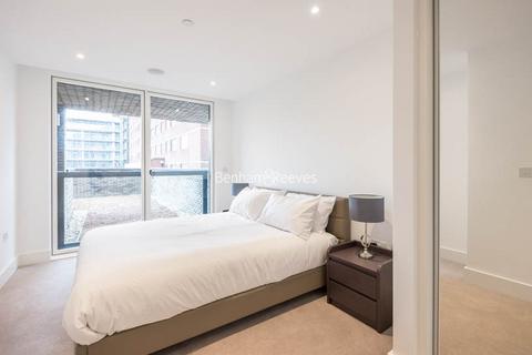 1 bedroom apartment to rent, London Square, Putney SW15